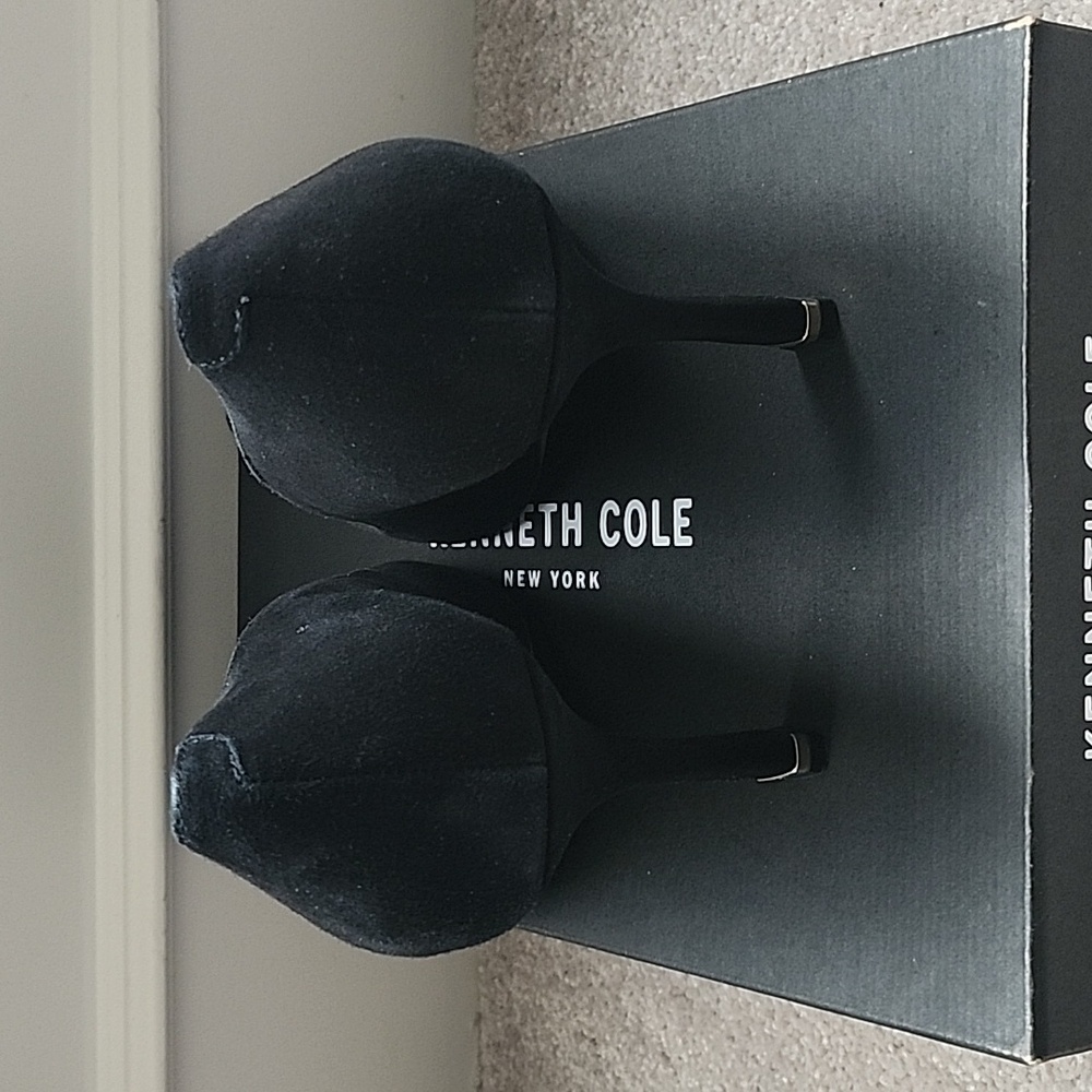 Kenneth Cole Romi Pump - Picture 3 of 9